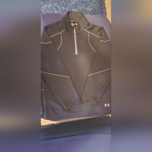 Under Armour pull over .